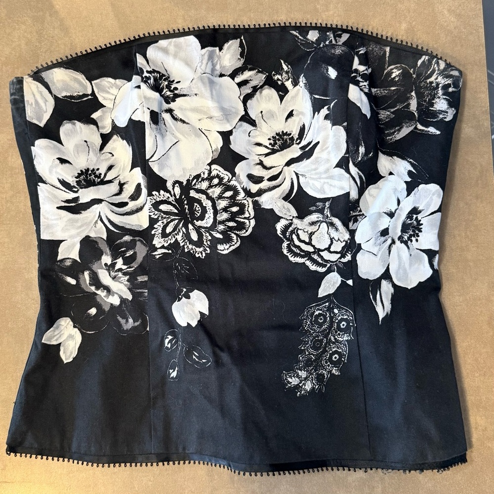 Black and White Store Strapless Floral Bustier Top - White Floral Print